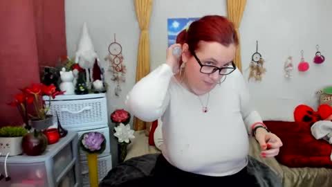 Snapshot of dyannelovee chatting on 01-26-25, 09:40 Dyanne online show from 01-26-25, 09:40