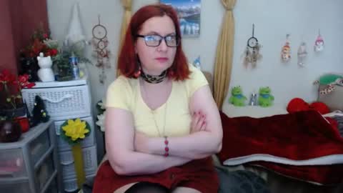 Snapshot of dyannelovee chatting on 02-05-25, 02:08 Dyanne online show from 02-05-25, 02:08