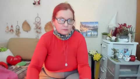 Snapshot of dyannelovee chatting on 02-09-25, 02:07 Dyanne online show from 02-09-25, 02:07