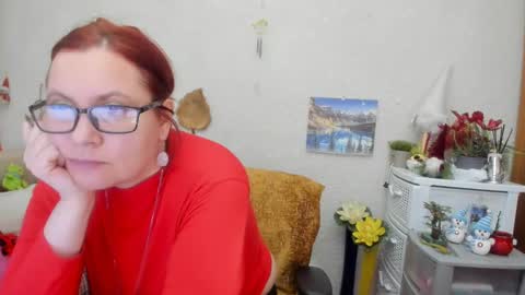 Snapshot of dyannelovee chatting on 02-09-25, 05:43 Dyanne online show from 02-09-25, 05:43