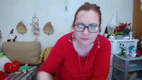 Snapshot of dyannelovee chatting on 02-11-25, 12:38 Dyanne online show from 02-11-25, 12:38