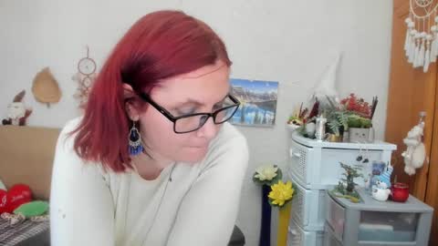 Snapshot of dyannelovee chatting on 02-25-25, 06:53 Dyanne online show from 02-25-25, 06:53