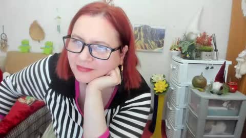 Snapshot of dyannelovee chatting on 03-04-25, 12:50 Dyanne online show from 03-04-25, 12:50