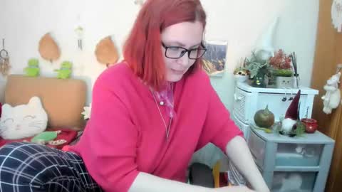 Snapshot of dyannelovee chatting on 03-06-25, 08:30 Dyanne online show from 03-06-25, 08:30