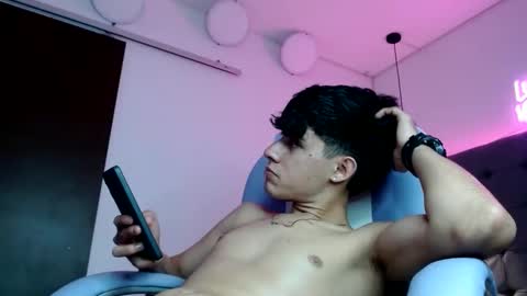 Snapshot of dyla_n18_ chatting on 02-06-25, 02:11 dyla_n18_ online show from 02-06-25, 02:11