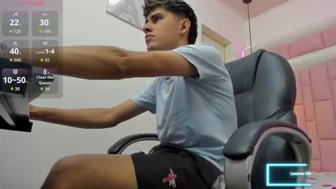 Snapshot of dyla_n18_ chatting on 10-12-25, 11:48 dyla_n18_ online show from 10-12-25, 11:48