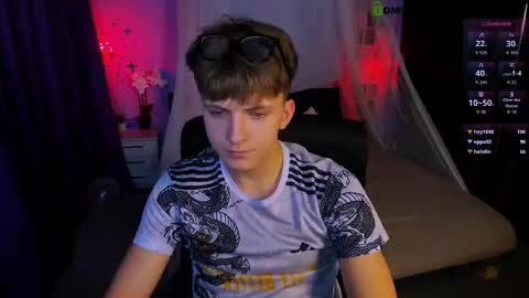 Snapshot of dylan_bold chatting on 11-06-25, 08:10 dylan_bold online show from 11-06-25, 08:10