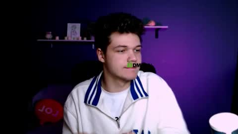 Snapshot of dylan_bold chatting on 11-14-25, 08:40 dylan_bold online show from 11-14-25, 08:40