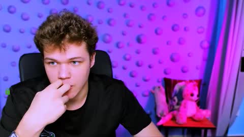 Snapshot of dylan_bold chatting on 12-04-25, 10:02 dylan_bold online show from 12-04-25, 10:02