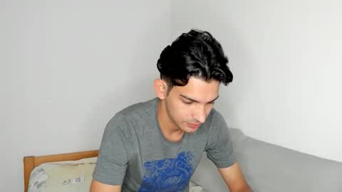 Snapshot of dylan_hoot chatting on 11-15-25, 06:59 Dylan online show from 11-15-25, 06:59