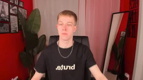 Snapshot of dylan_norton chatting on 05-20-26, 10:32 Dylan online show from 05-20-26, 10:32