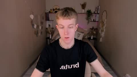 Snapshot of dylan_norton chatting on 05-31-26, 03:30 Dylan online show from 05-31-26, 03:30