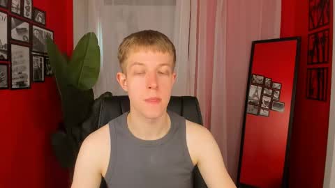 Snapshot of dylan_norton chatting on 06-03-26, 10:18 Dylan online show from 06-03-26, 10:18