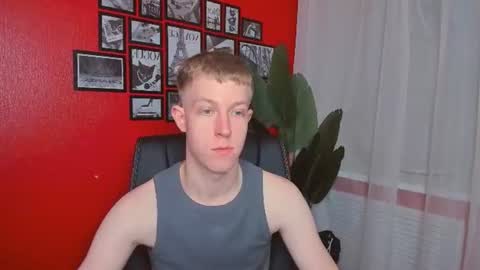 Snapshot of dylan_norton chatting on 06-17-26, 10:39 Dylan online show from 06-17-26, 10:39