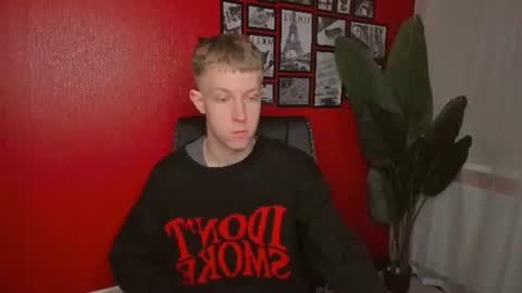 Snapshot of dylan_norton chatting on 06-18-26, 10:30 Dylan online show from 06-18-26, 10:30