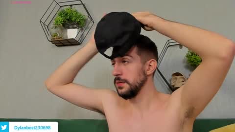 Dylan online show from 09-08-25, 11:48