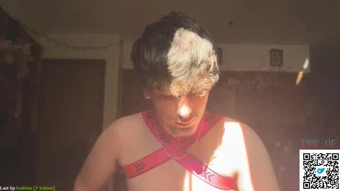 Dylan Daniel 7.8 online show from 11-05-25, 05:13