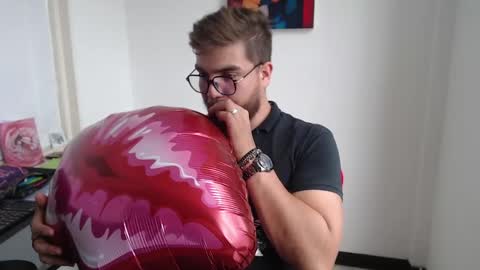 Snapshot of dylanhot10 chatting on 01-29-25, 08:46 dylanhot10 online show from 01-29-25, 08:46