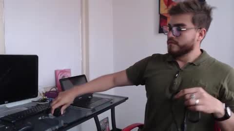 Snapshot of dylanhot10 chatting on 02-01-25, 10:34 dylanhot10 online show from 02-01-25, 10:34