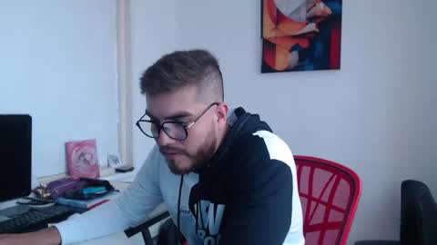 Snapshot of dylanhot10 chatting on 02-05-25, 07:53 dylanhot10 online show from 02-05-25, 07:53