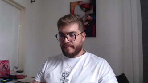 Snapshot of dylanhot10 chatting on 02-25-25, 08:41 dylanhot10 online show from 02-25-25, 08:41