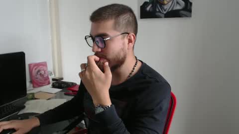 Snapshot of dylanhot10 chatting on 09-27-25, 08:25 dylanhot10 online show from 09-27-25, 08:25