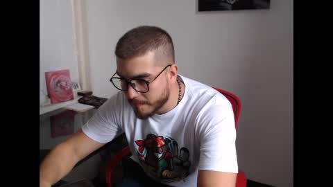 Snapshot of dylanhot10 chatting on 10-11-25, 09:02 dylanhot10 online show from 10-11-25, 09:02