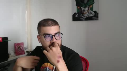 Snapshot of dylanhot10 chatting on 10-16-25, 07:48 dylanhot10 online show from 10-16-25, 07:48