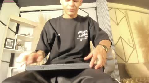 Snapshot of dylanroyce_ chatting on 05-07-26, 01:38 dylanroyce_ online show from 05-07-26, 01:38