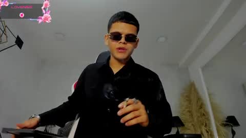 Snapshot of dylanroyce_ chatting on 06-11-26, 01:31 dylanroyce_ online show from 06-11-26, 01:31