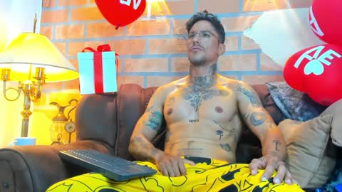 D Y L A N online show from 02-06-25, 04:25