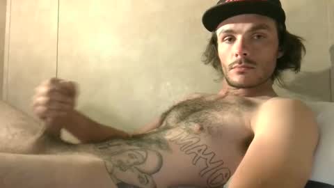 Snapshot of dylp400 chatting on 12-08-24, 09:02 dylp400 online show from 12-08-24, 09:02