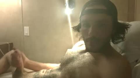 Snapshot of dylp400 chatting on 12-19-24, 06:01 dylp400 online show from 12-19-24, 06:01