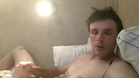 Snapshot of dylp400 chatting on 02-01-25, 08:18 dylp400 online show from 02-01-25, 08:18