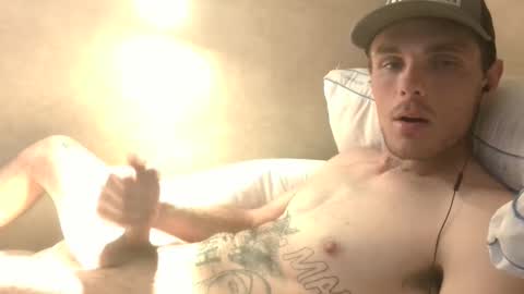 Snapshot of dylp400 chatting on 02-04-25, 02:39 dylp400 online show from 02-04-25, 02:39