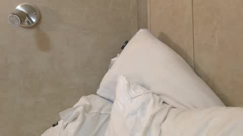 Snapshot of dylp400 chatting on 02-16-25, 02:32 dylp400 online show from 02-16-25, 02:32