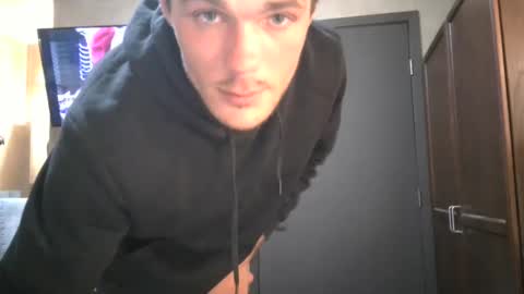 Snapshot of dylp400 chatting on 02-18-25, 08:38 dylp400 online show from 02-18-25, 08:38