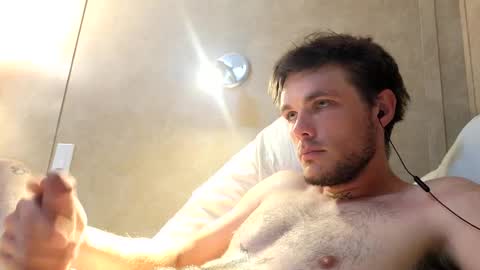 Snapshot of dylp400 chatting on 02-19-25, 09:06 dylp400 online show from 02-19-25, 09:06