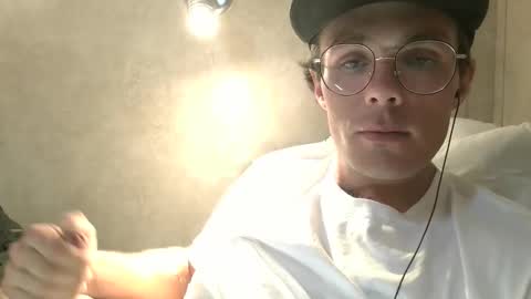 Snapshot of dylp400 chatting on 02-28-25, 04:54 dylp400 online show from 02-28-25, 04:54