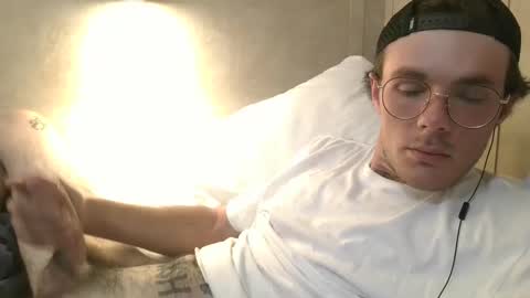 Snapshot of dylp400 chatting on 03-03-25, 11:44 dylp400 online show from 03-03-25, 11:44