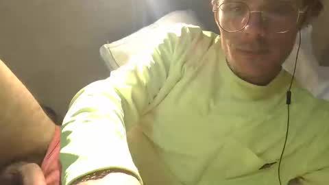 Snapshot of dylp400 chatting on 03-07-25, 06:24 dylp400 online show from 03-07-25, 06:24