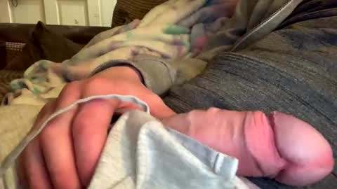 Snapshot of e_l_cum chatting on 01-08-25, 12:06 e_l_cum online show from 01-08-25, 12:06