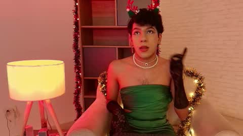 Snapshot of e_r_o_s_ chatting on 11-28-25, 10:23 John online show from 11-28-25, 10:23