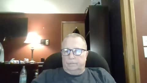 Snapshot of e_rectiom chatting on 12-17-24, 12:45 Mr Wonderful online show from 12-17-24, 12:45