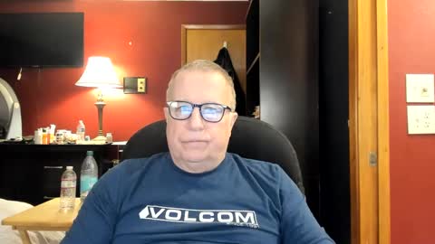 Snapshot of e_rectiom chatting on 01-01-25, 02:31 Mr Wonderful online show from 01-01-25, 02:31