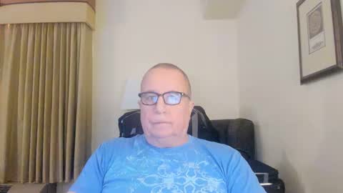 Snapshot of e_rectiom chatting on 01-12-25, 12:18 Mr Wonderful online show from 01-12-25, 12:18