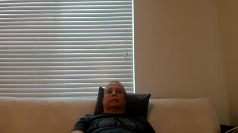 Snapshot of e_rectiom chatting on 02-21-25, 11:32 Mr Wonderful online show from 02-21-25, 11:32