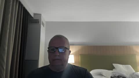 Snapshot of e_rectiom chatting on 09-25-25, 02:32 Mr Wonderful online show from 09-25-25, 02:32