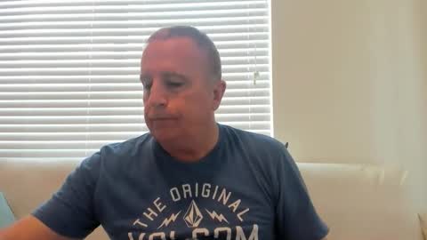 Snapshot of e_rectiom chatting on 11-02-25, 10:34 Mr Wonderful online show from 11-02-25, 10:34