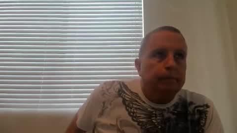 Snapshot of e_rectiom chatting on 11-08-25, 10:30 Mr Wonderful online show from 11-08-25, 10:30